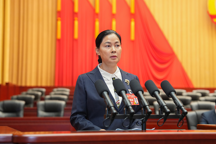 6：2026年1月30日，李祖琪委员在大会上发言。廖文豪 摄