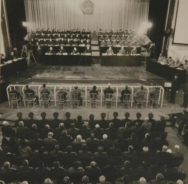 学党史·读原著 | 拨乱反正任务的完成