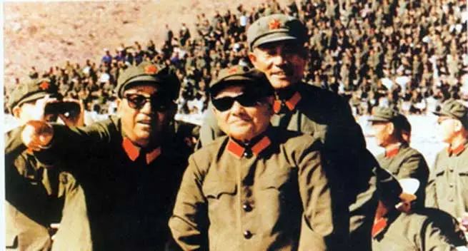 学党史·读原著 | 国防战略的调整